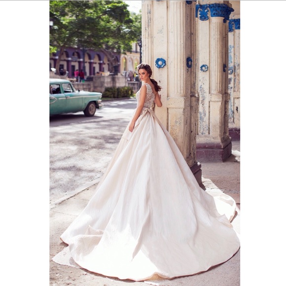 Lorenzo Rossi Wedding Dress - Picture 2 of 7